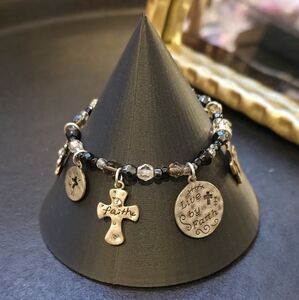 Vintage Y2k Cross Glass Bead Bracelet